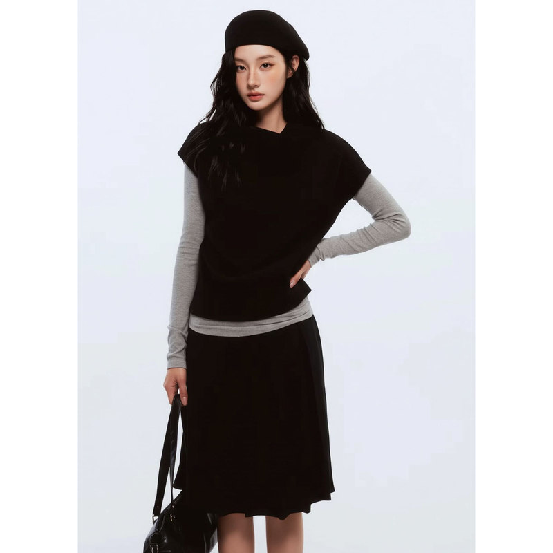 [in Stock, Shipped Within 24 Hours] Heyabc High-End Black Short-Sleeve Knit Sweater and Vest Layered with Long-Sleeve Two-Piece Set