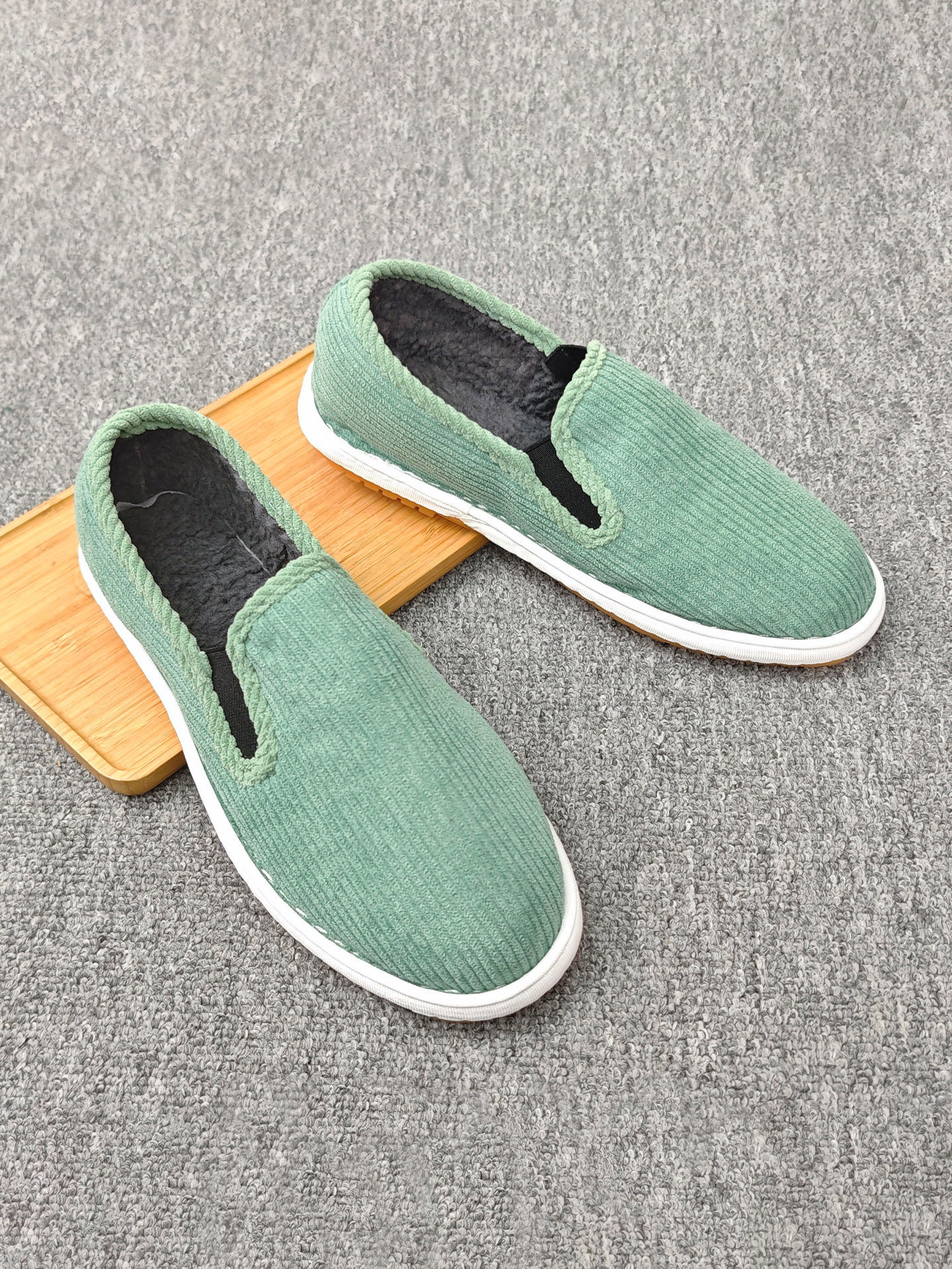 Winter plus velvet old Beijing cloth shoes men's thickened corduroy cloth shoes lazy slip-on warm and comfortable soft-soled shoes