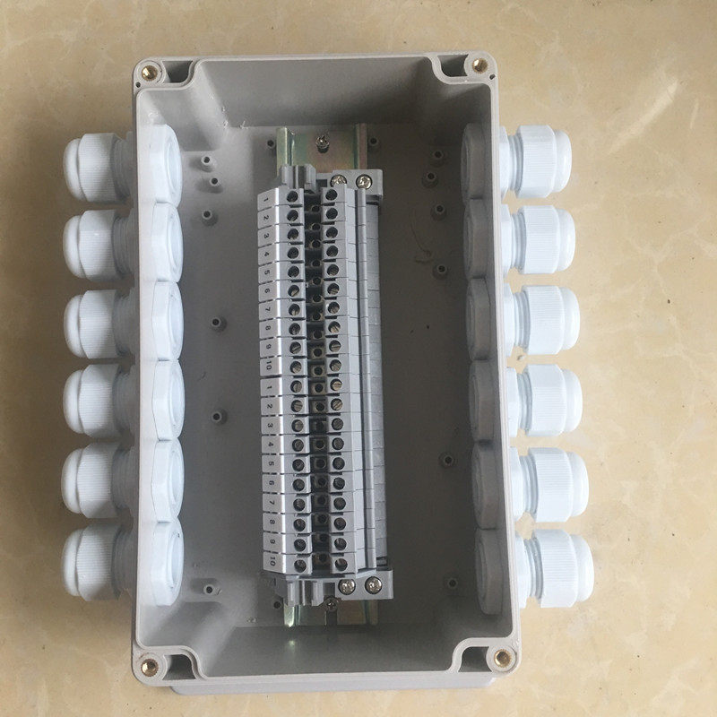 200 200 * 120 * 75mm 6-in-six out outdoor waterproof junction box with UK terminal 20P Power waterproof splitting wire box