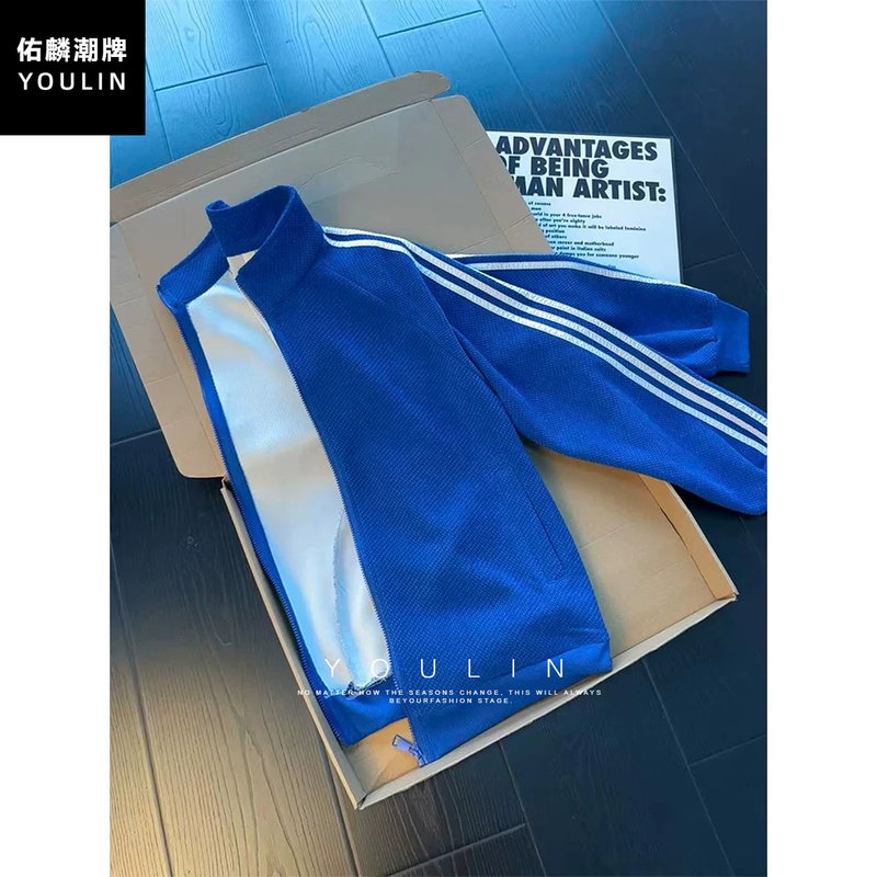 Klein Blue Dragon Scale Pattern Cardigan Jacket Men's Autumn American Retro Stand-Up Collar Sweatshirt Three-Stripe Sports Jacket Klein Blue Dragon Scale Pattern Cardigan Jacket Men's Autumn American Retro Stand-Up Collar Sweatshirt Three-Stripe Sports Jacket