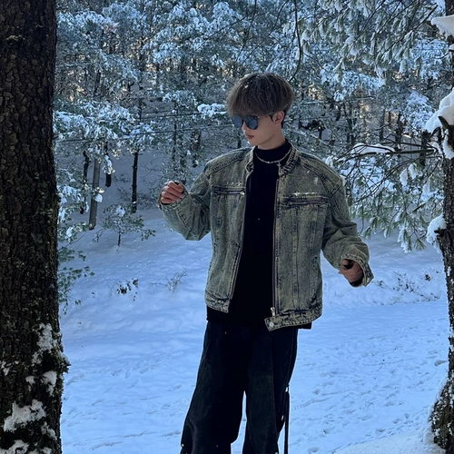 Короткая джинсовая мужская куртка, джинсовые наплечники, в американском стиле, изысканный стиль