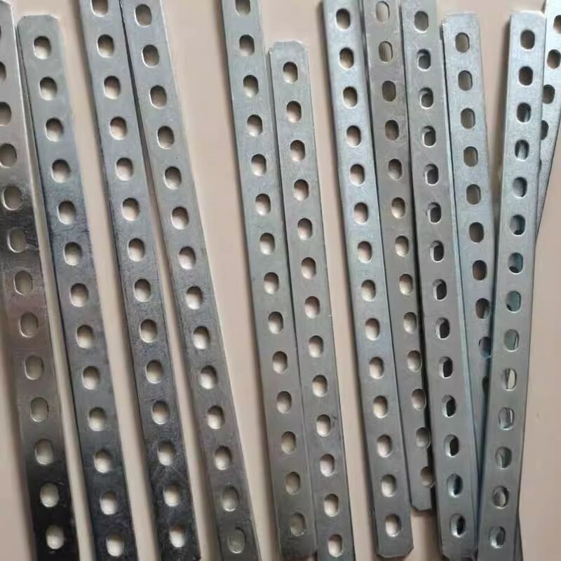 Galvanized Iron Flat Strips with Holes for Modification, Fixed Strips for Support and Load-Bearing, Universal Angle Pieces That Can Be Welded and Are Not Prone to Rust