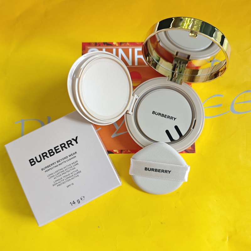 Burberry New Product Windbreaker Cushion C20 Long-Lasting Concealer Moisturizing Natural Matte Finish Burberry New Product Windbreaker Cushion C20 Long-Lasting Concealer Moisturizing Natural Matte Finish