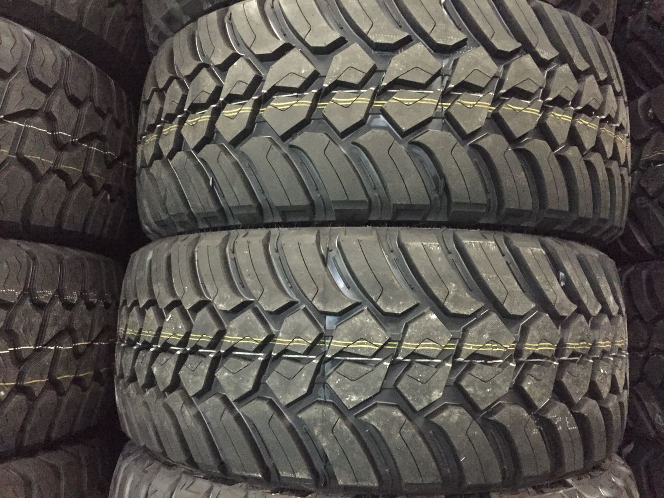 Shield wheel AMP off-road tire 37x13.5r 20 305/65R17 35X12.5R/75 16 285/70R17