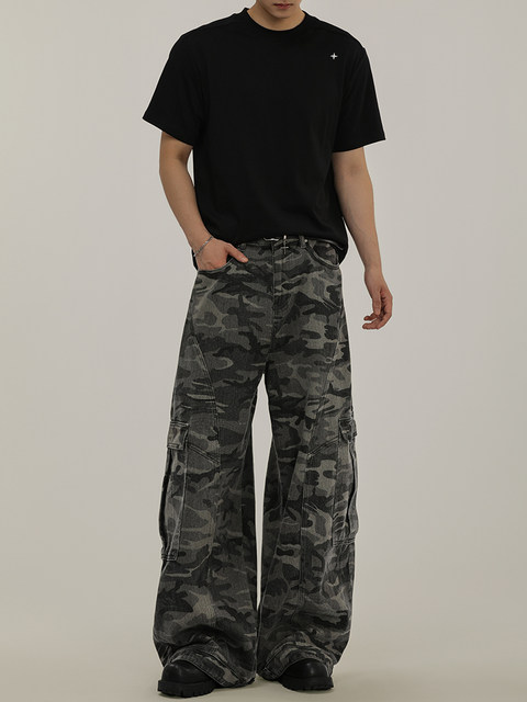 A Carton American Retro Multi-Pocket Camouflage Scimitar Pants for Men and Women, Loose Wide-Leg Workwear Pants with a Sense of Design, Trendy