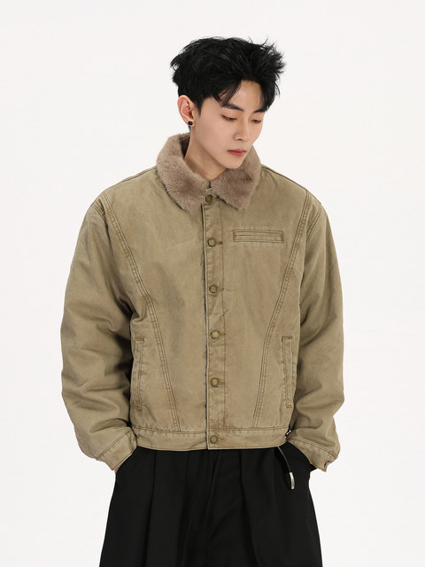 A Carton American Retro Bomber Old Money Style Lapel Jacket Cotton-Padded Fleece Boxy Short Workwear Coat Trendy