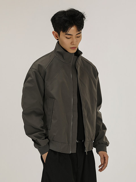 A Carton American-Style Deconstructed Coach Jacket for Men and Women, Outdoor Three-Proof Loose-Fitting Windbreaker with Stand Collar, Trendy Flight Jacket