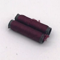 Черный и красный цветок