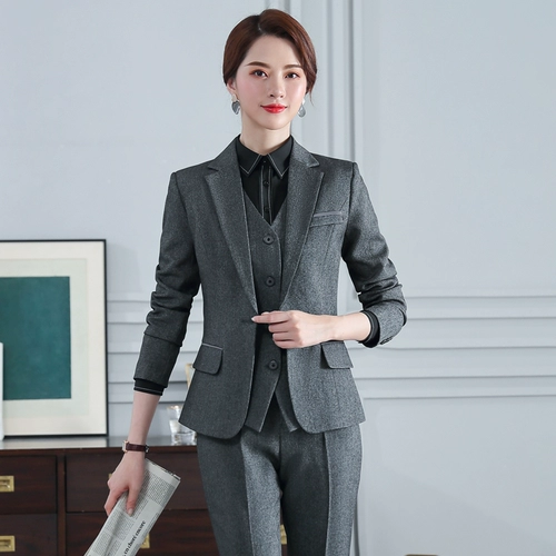 Демисезонный комплект, модный пиджак классического кроя, ювелирное украшение, комбинезон