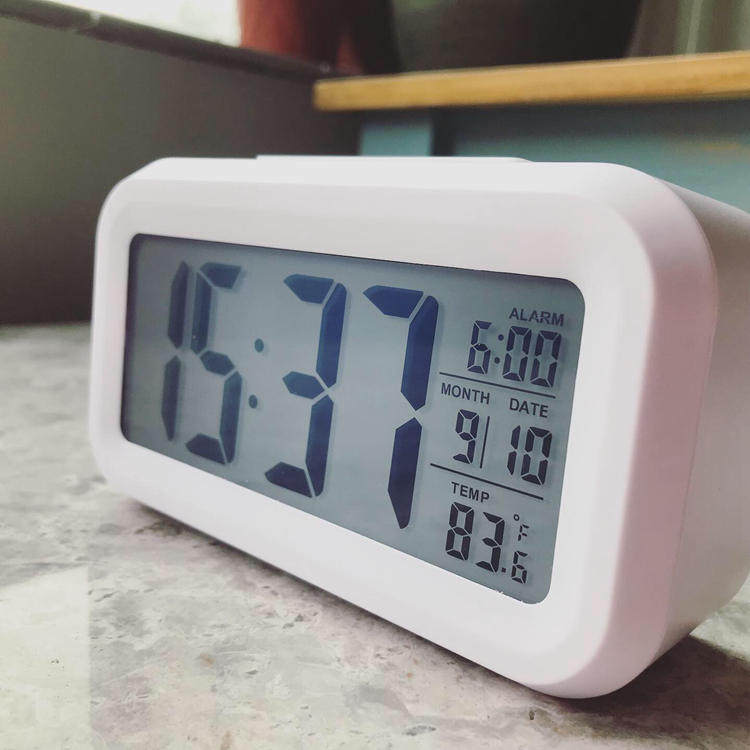 Приходите и возьми! зазор Его! внутренний один Пересечение многофункциональное питание детский стол будильник термометр супер ПересечениеA443 