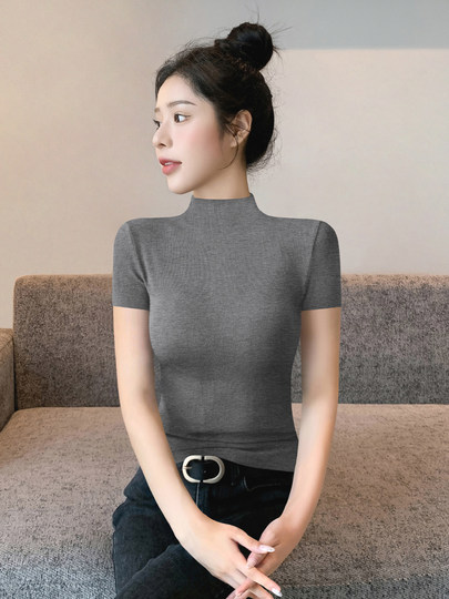 Kurzarm-T-Shirt mit halbem Rollkragen für Damen, Sommer 2026, neuer Stil, schmale rechte Schulter, mit gestricktem schwarzem Oberteil aus Eisseide