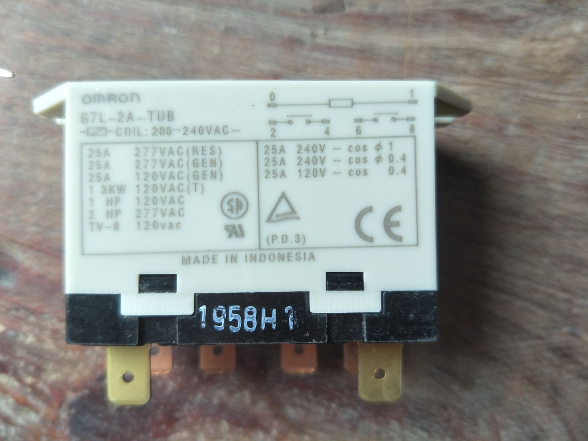 Originally installed OMRON relay G7L-2A-TUB DC24V AC220V AC220V for one year