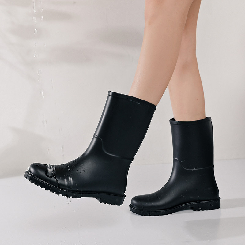 Elegant Rain Shoes Women's Fashion Models Adults Midtubes Water Shoes Waterproof Non-slip Water Boots Working Rubber Shoes Cover Shoes Korea Rain Boots