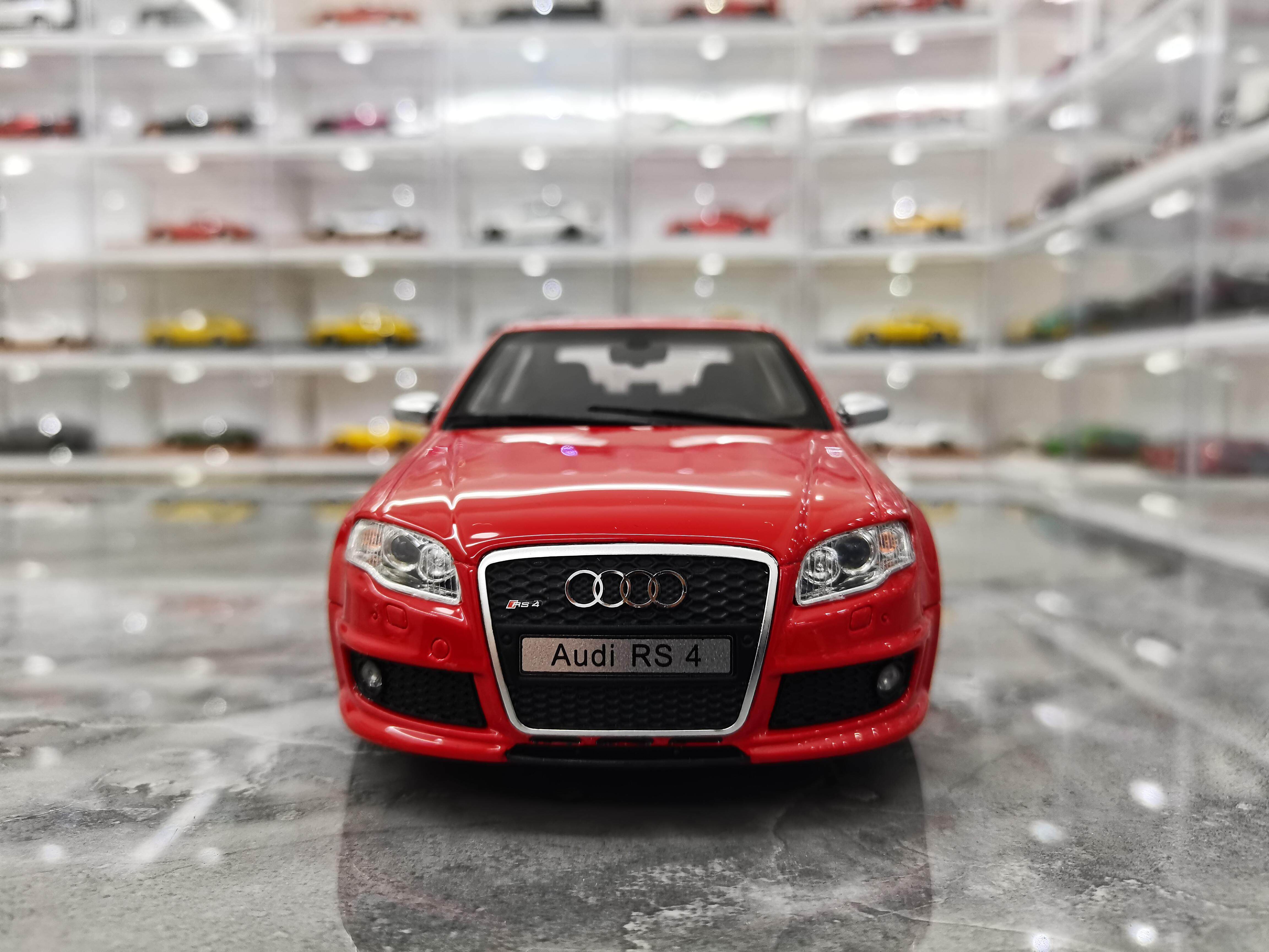 1/18 OTTO Audi RS4 Audi B7 Limited Edition Simulation Resin Car