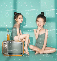 Studio shooting theme 5-7 years old suspenders back with flowers dance clothes personal art photo photo costumes