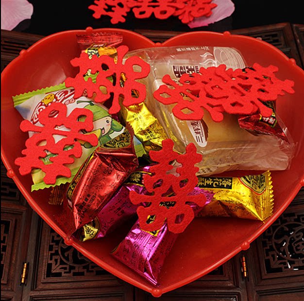 Marriage products wedding sugar box fruit disk placed non-woven wedding bed press with mini-little satisfaction