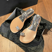 Pigeon egg slippers womens summer outdoor wear 2021 new rhinestone butterfly clip-toed fashion fairy flat slippers