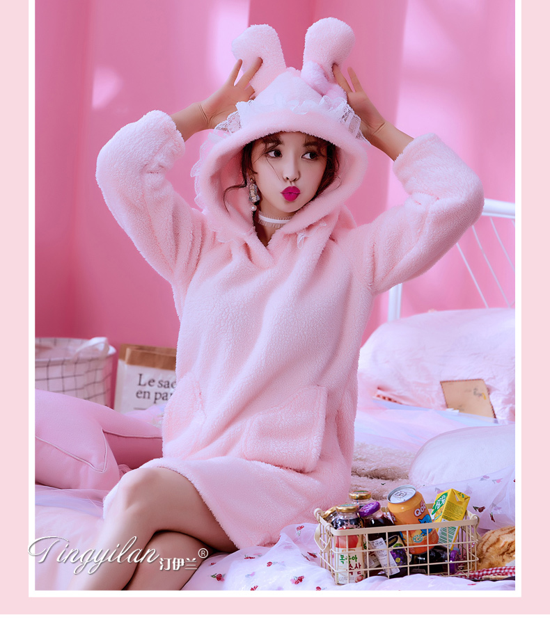 Cô bé màu hồng san hô lông cừu đêm váy ngủ flannel đồ ngủ nhà dịch vụ phụ nữ đầu mùa thu và tay áo dài cộng với nhung dày áo ngủ 2 dây