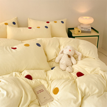 Catégorie A minimaliste quatre morceaux de coton lavés de coton points donde couverts avec capuche 1 8 nuages brodés en lin souple lit avec trois ensembles au lit