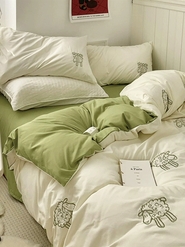 Маленькая овечья зеленая четырехлепа принцесса Винтер Девушка из сердца вышивка Ультра -Подсофта для мытья вода.