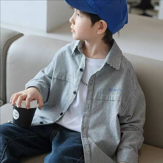 Kinderkleidung Jungenhemden Frühling und Herbst Kinder gestreifte Langarmhemdjacke 2025 neue Frühlingskleidung Koreanische Version