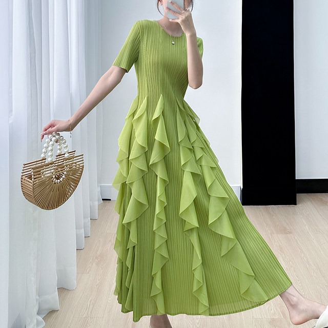 Miyake design sense dress female 2023 summer new short-sleeved long skirt large size slim pleated high waist a-line skirt