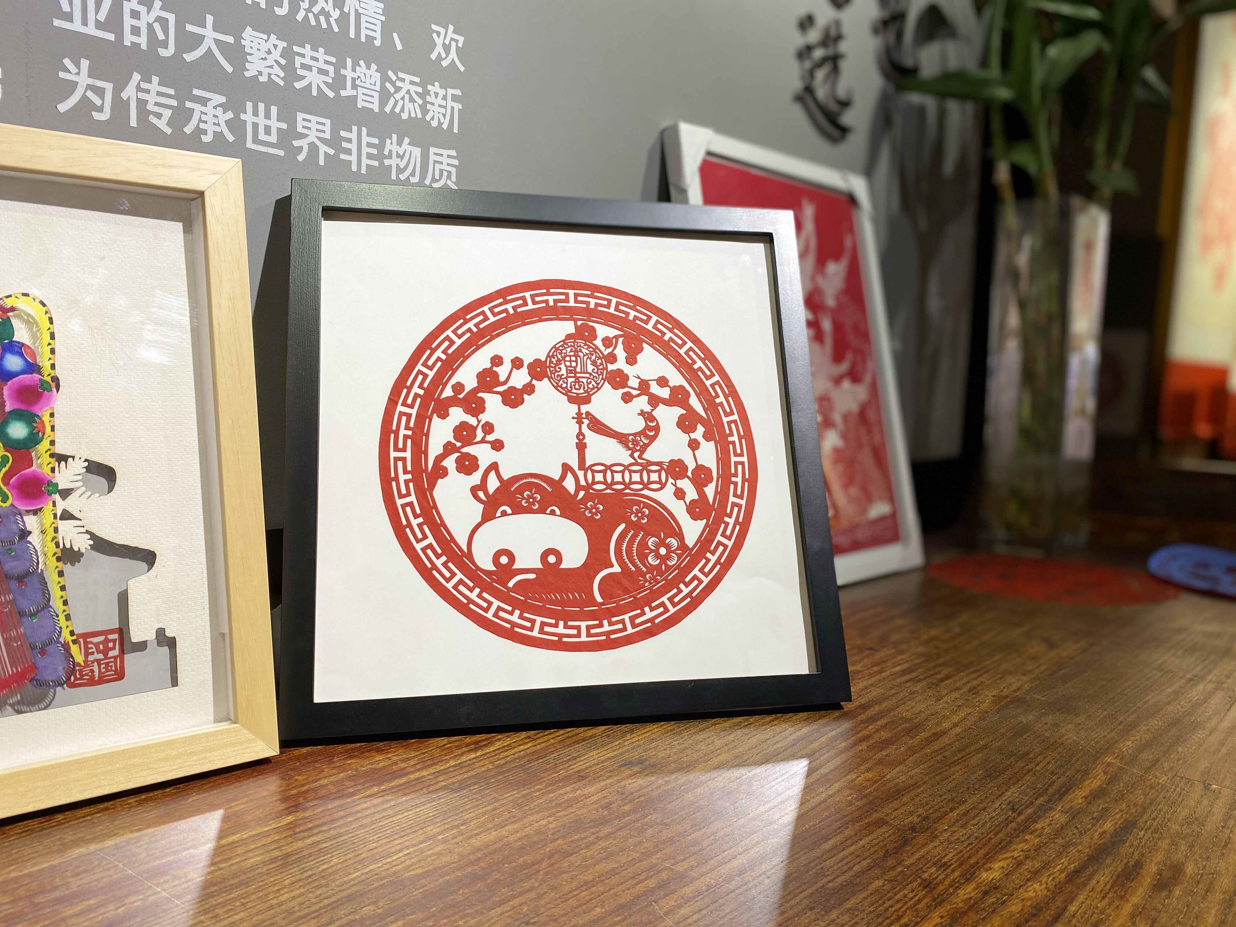 (Fuzhiyah) 2021 Year of the Ox creative handmade paper-cut cattle lucky prosperity gift Chinese style special gift