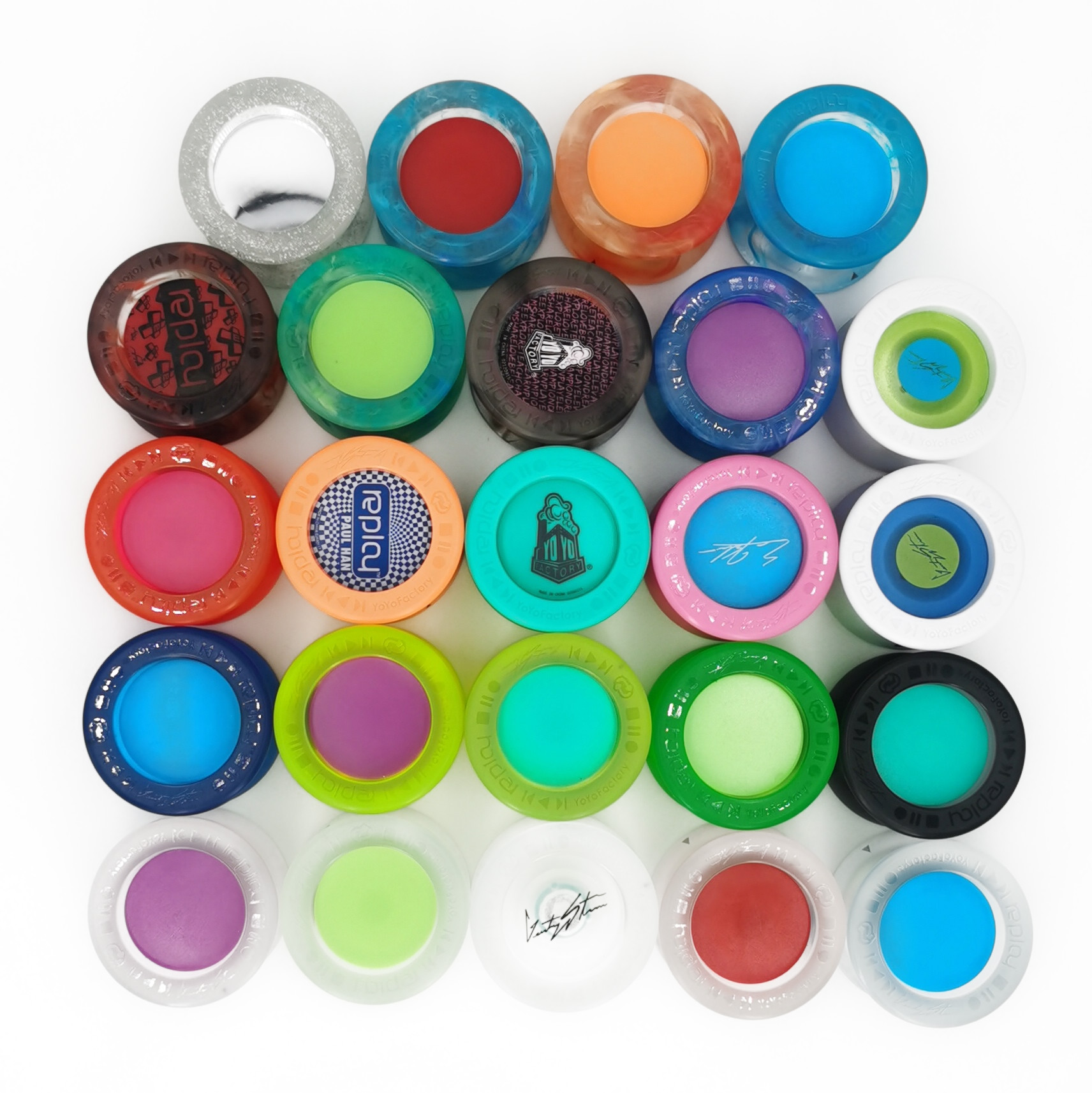 Replay plastic ball Gentry Stein signature ball for a yo-yo with a no-kick-in-the-ball