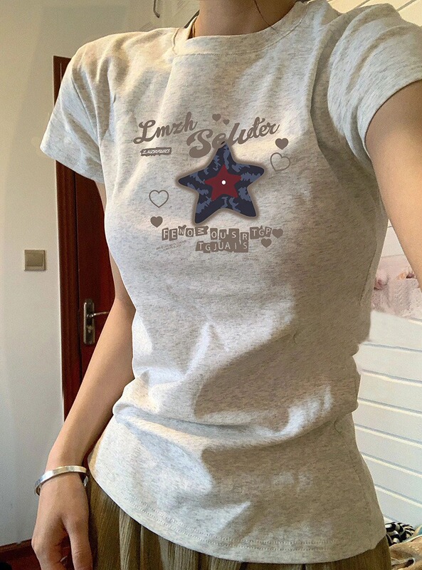 2026 New Design Niche Five-Pointed Star Short-Sleeved T-Shirt with Regular Shoulders for Women, Summer Slim Fit Sweet and Spicy Girl Gray Top