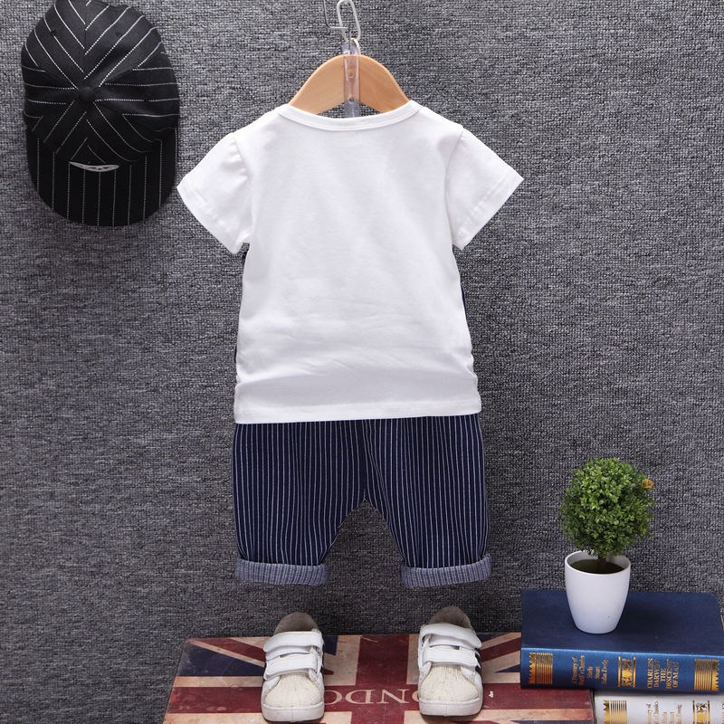 . Childrens mùa xuân 2020 Hàn Quốc phiên bản bộ cậu bé ngắn tay áo top quần short childrens trẻ em quần áo hai mảnh.