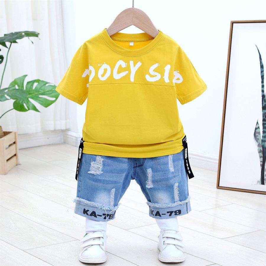 . Childrens ăn mặc trẻ em lớn vừa đặt hai mảnh boy set mùa hè ngắn tay áo thun quần denim năm điểm Hàn Quốc phiên bản của sóng 2019 mới.