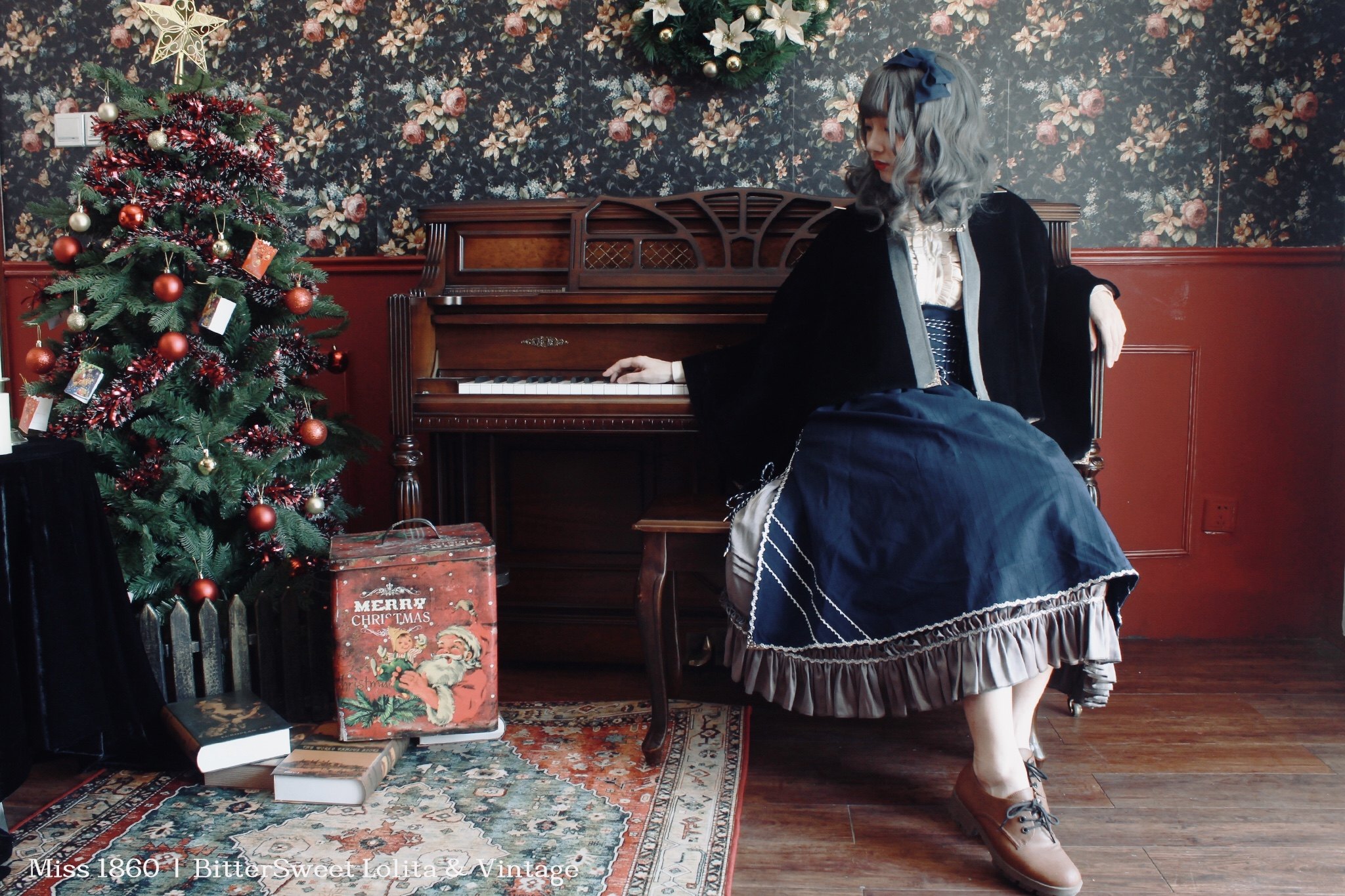 Стильные костюмы 【展示】miss1860 开襟sk 钢骨束腰 优雅复古lolita 白英工作室