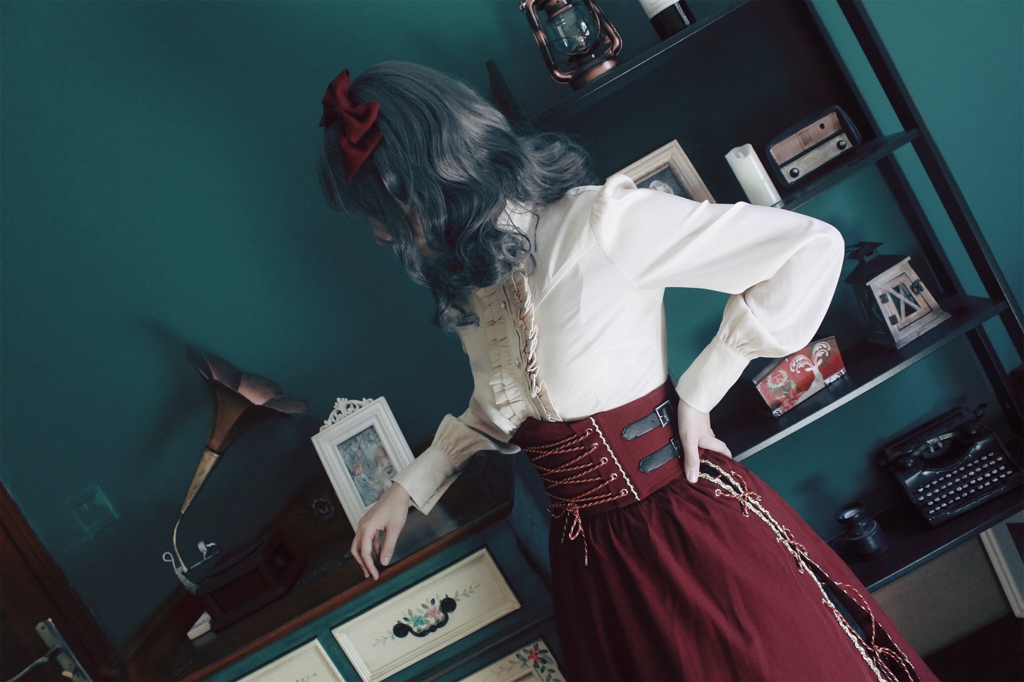 Стильные костюмы 【展示】miss1860 开襟sk 钢骨束腰 优雅复古lolita 白英工作室