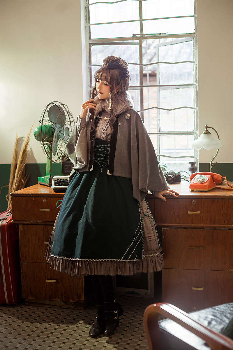 Стильные костюмы 【展示】miss1860 开襟sk 钢骨束腰 优雅复古lolita 白英工作室