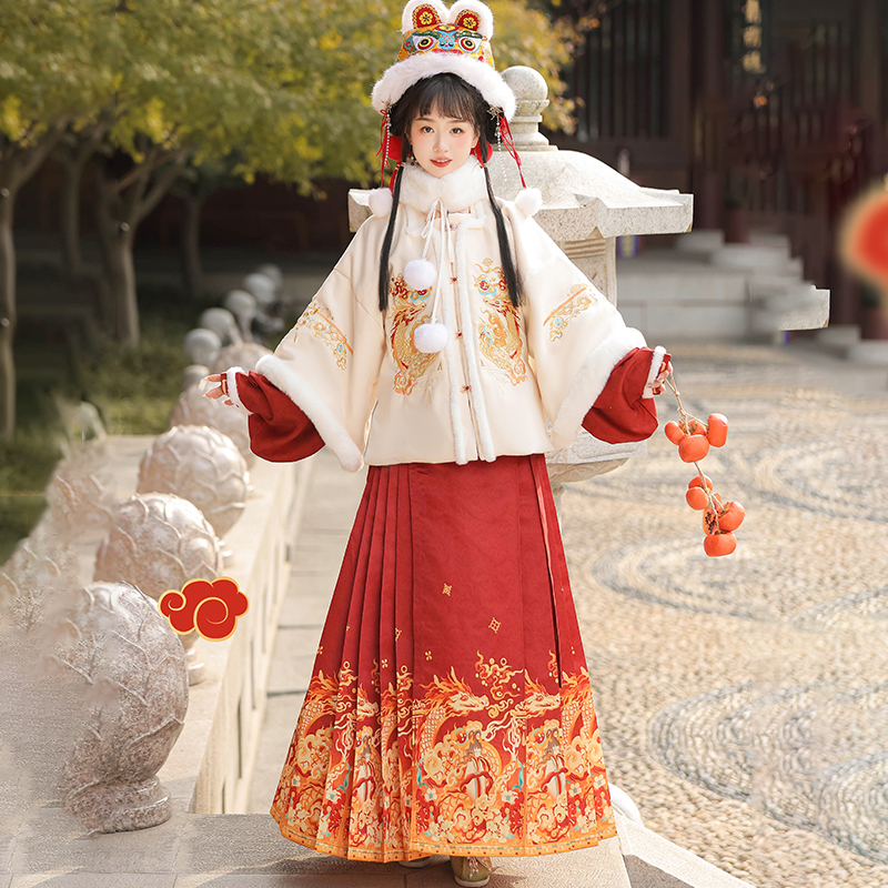 Original Hanfu for Women in the Style of Han and Tang Dynasties 【Youyun Jinglong】: Winter Coat with Added Fleece, Cape, and Winter New Year Attire Original Hanfu for Women in the Style of Han and Tang Dynasties 【Youyun Jinglong】: Winter Coat with Added Fleece, Cape, and Winter New Year Attire