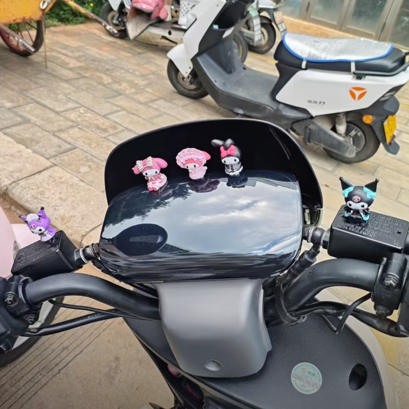 Cute Cartoon Electric Car Decoration Accessories Sanrio My Melody Doll Display Screen Strawberry Bear Ornament