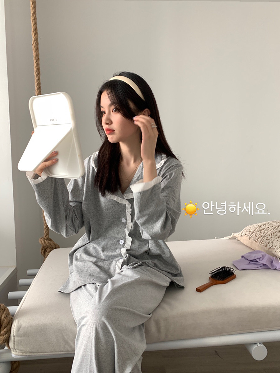 Korean sister ~ simple day miscellaneous wind sweet lace edge spring and autumn comfortable long sleeve suit loose household clothing