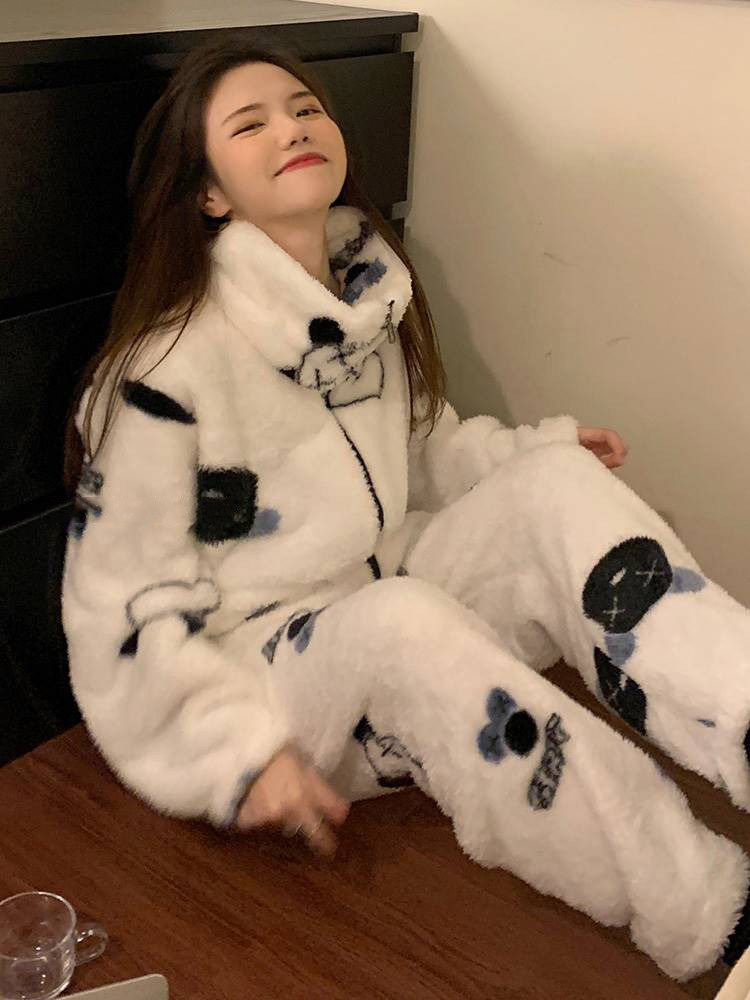 Warm and black Collision ~ Close-fitting Warm Coral Suede Pajamas Woman Autumn Winter Cartoon Flange Suede High Collar Ju Clothes