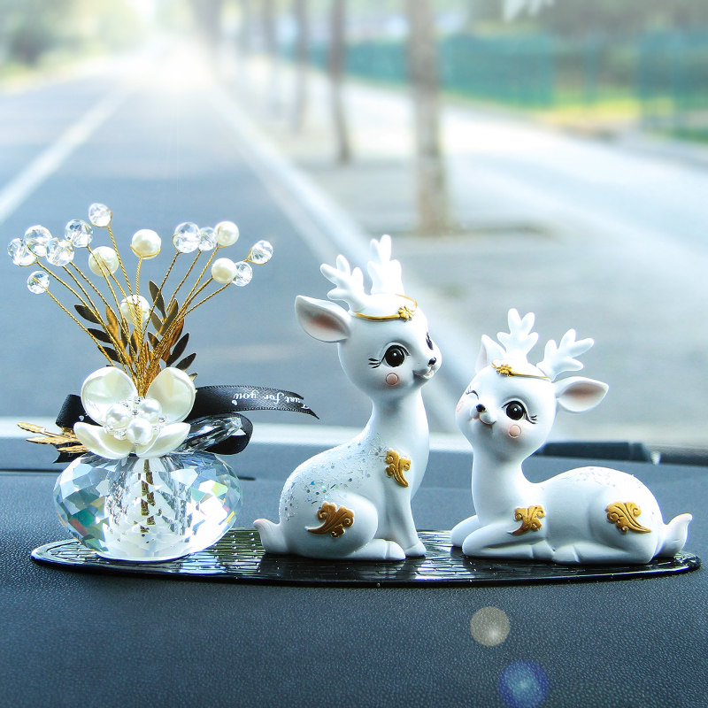 Apply the Benz BMW Audi Car Pendulum goddess Car In-car Interior Control Desk Trim supplies One way Ping An