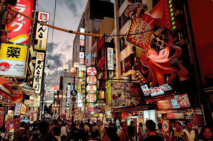 霓虹灯日本夜景背