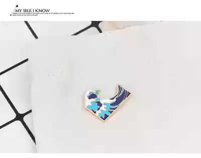 Waves Antarctic iceberg badge, enamel, color, day drip, small pin, marine life diving badge