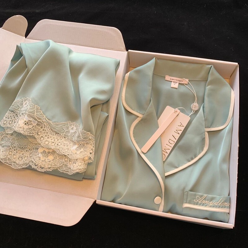 2026 New Spring and Autumn Pajamas for Women, Thin Solid Color Simple 21mm Silk Loungewear Gift Box Set 2026 New Spring and Autumn Pajamas for Women, Thin Solid Color Simple 21mm Silk Loungewear Gift Box Set