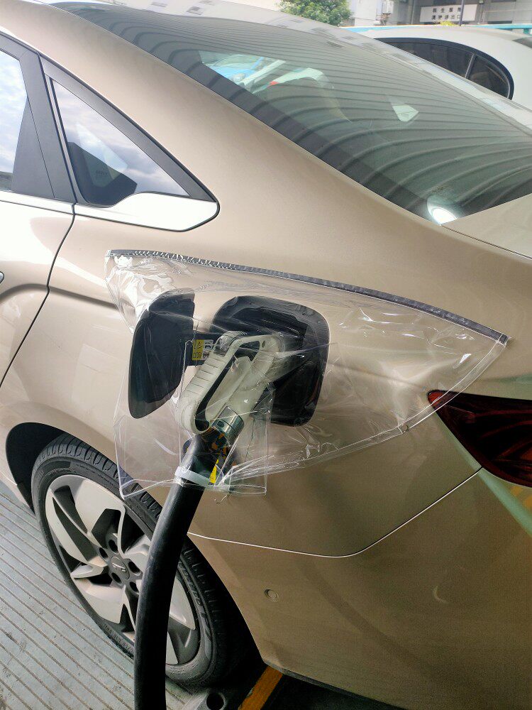 New energy electric vehicle outdoor charging pile gun anti-rain cover dust frost snow magnetic protective cloth cover