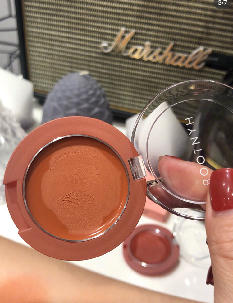 Nhật Bản tự nhiên không đánh dấu HYNTOOR đen 兎 thỏ đen lợn lợn kem má kem mousse đất sét - Blush / Cochineal phấn má vacosi