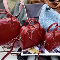 Красный, маленький