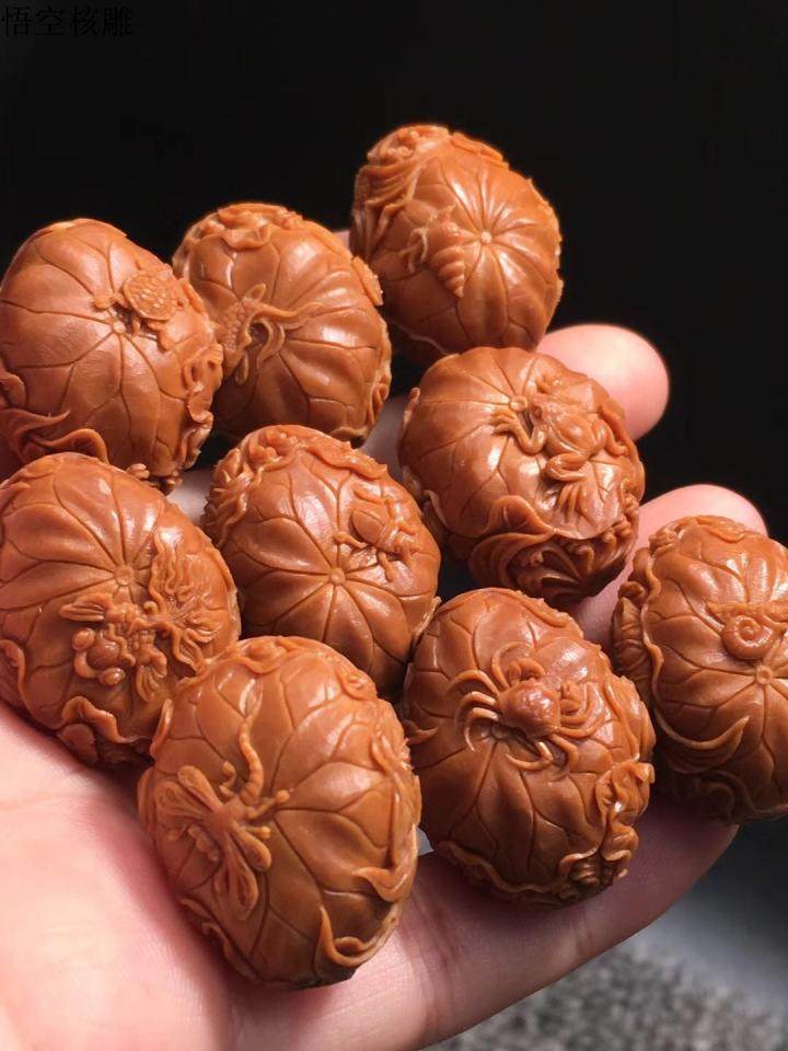 Nine carp playing with olive core, lotus core carving hand string, high-quality goods, big seed, unpopular text play bracelet, men's hand-held olive beard