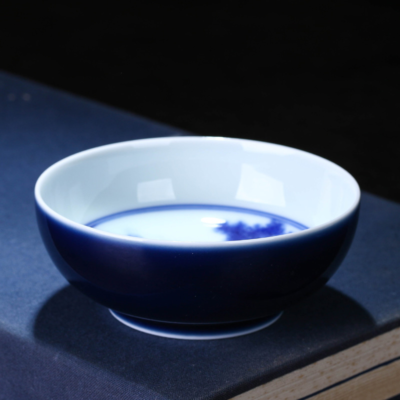 Offered home - cooked maintain fire hand - made of blue and white porcelain tea cups in jingdezhen porcelain bowl is pure manual tea sample tea cup