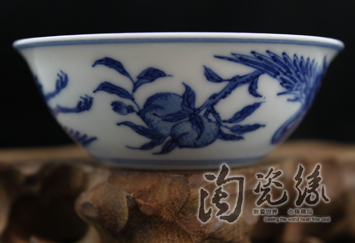 Offered home - cooked jingdezhen porcelain tea set sample tea cup in hand bowl is blue and white porcelain tea tea by hand