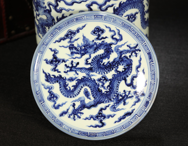 Offered home - cooked checking ceramic tea caddy fixings storehouse in jingdezhen tea storage tank hand - made fruit box of blue and white porcelain furnishing articles