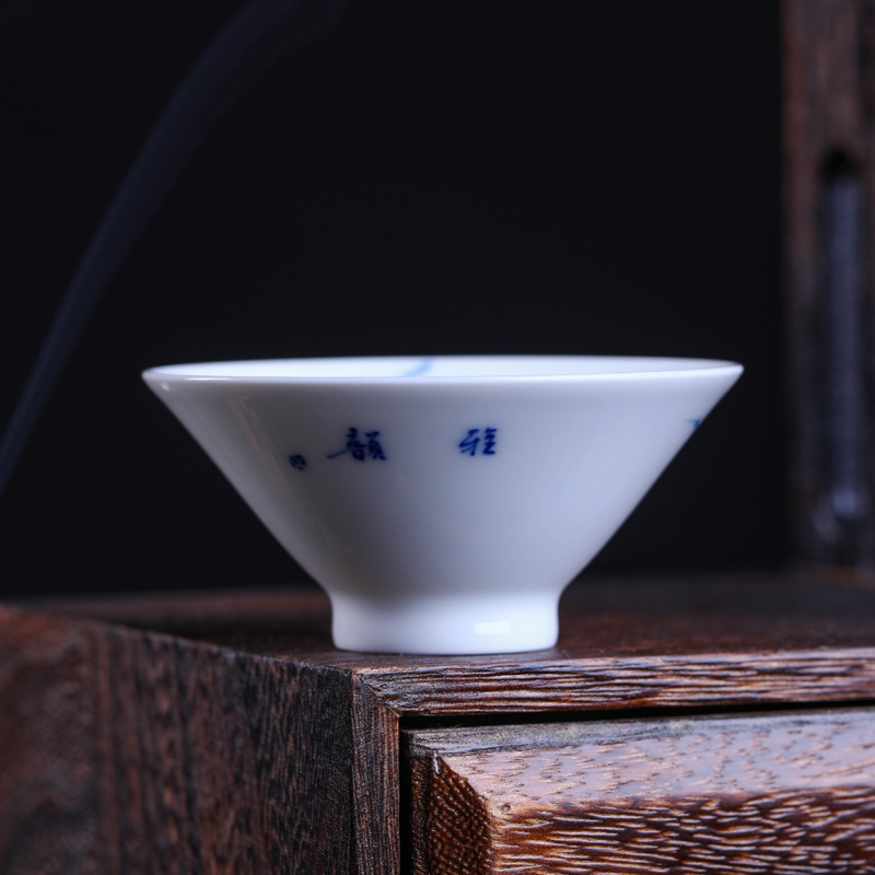 Offered home - cooked in jingdezhen porcelain tea set manually always hat to blue and white tea sample tea cup, cup hand - made handless small